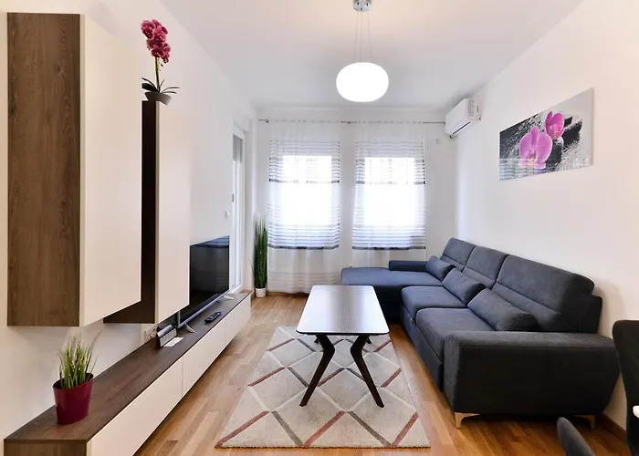 Neo * Νόβι Σαντ